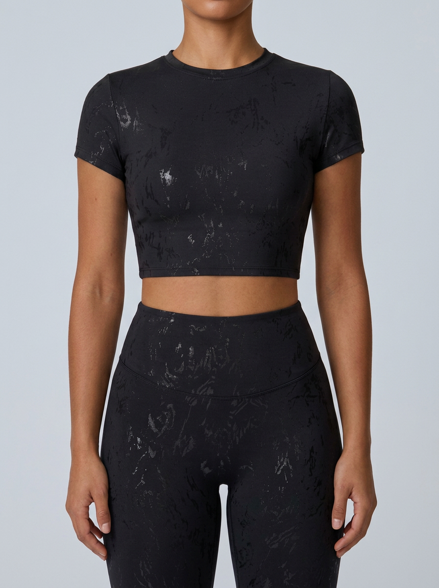 Crop Top Nebula color Negro — Minimalist