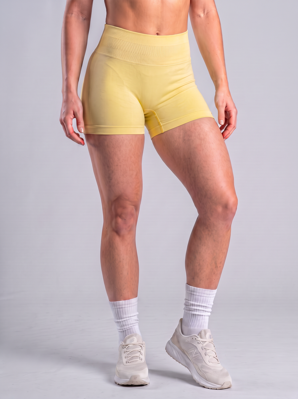 Short Impact color Amarillo — Minimalist