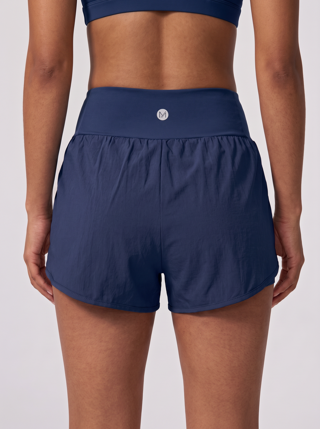 Short Running Adapt color Azul Navy — Minimalist