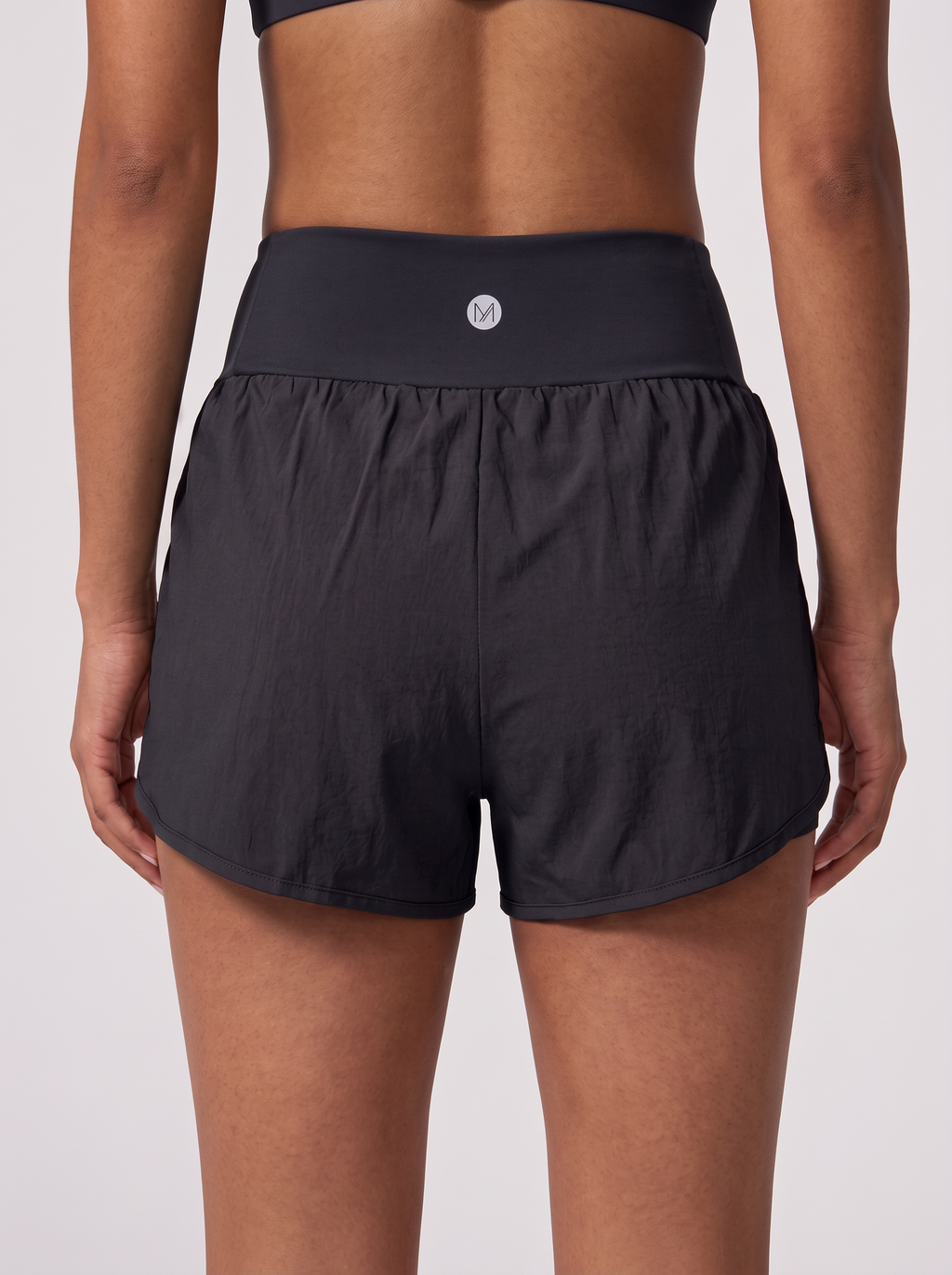 Short Running Adapt color Negro — Minimalist