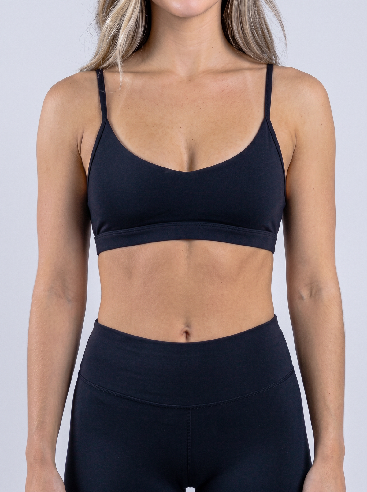 Top Adapt color Negro — Minimalist